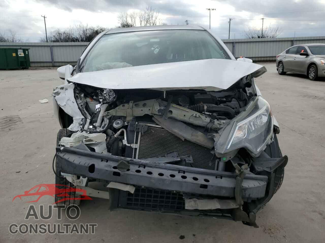 NISSAN VERSA 2017 - 3N1CE2CP3HL379581