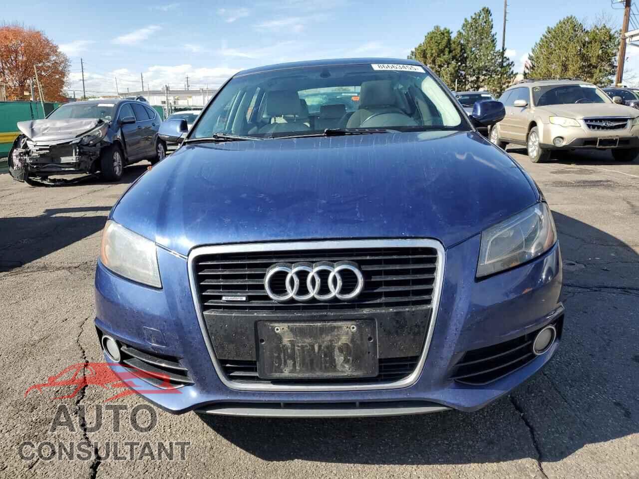 AUDI A3 2013 - WAUMFBFM2DA031706