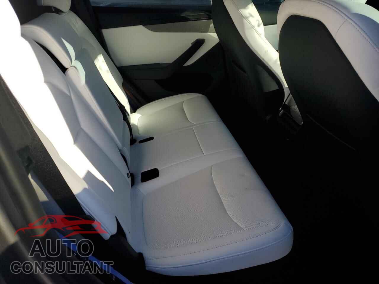 TESLA MODEL Y 2026 - 7SAYGDED4TF407832