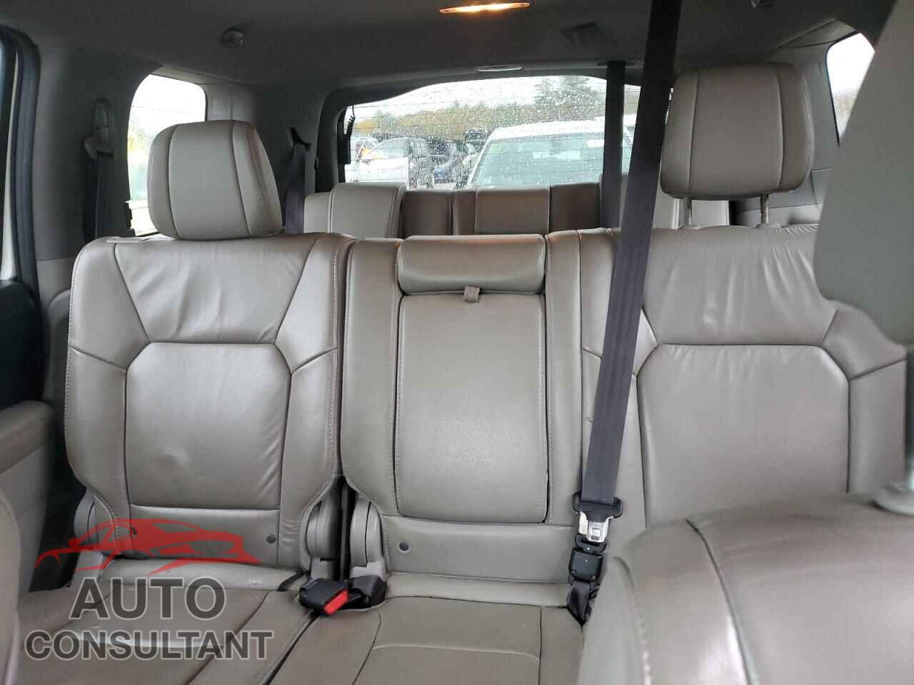 HONDA PILOT 2014 - 5FNYF4H56EB056395