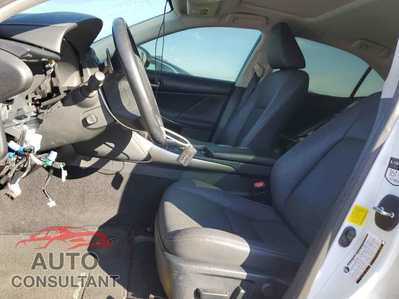LEXUS IS 2019 - JTHBA1D20K5092741