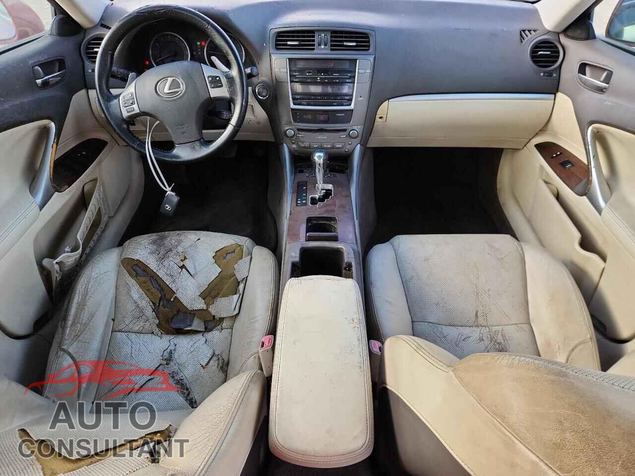 LEXUS IS 2012 - JTHBF5C25C5176677