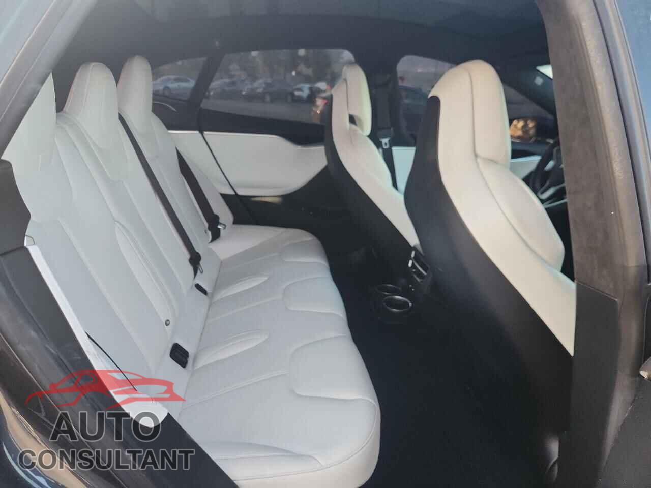 TESLA MODEL S 2017 - 5YJSA1E17HF202781