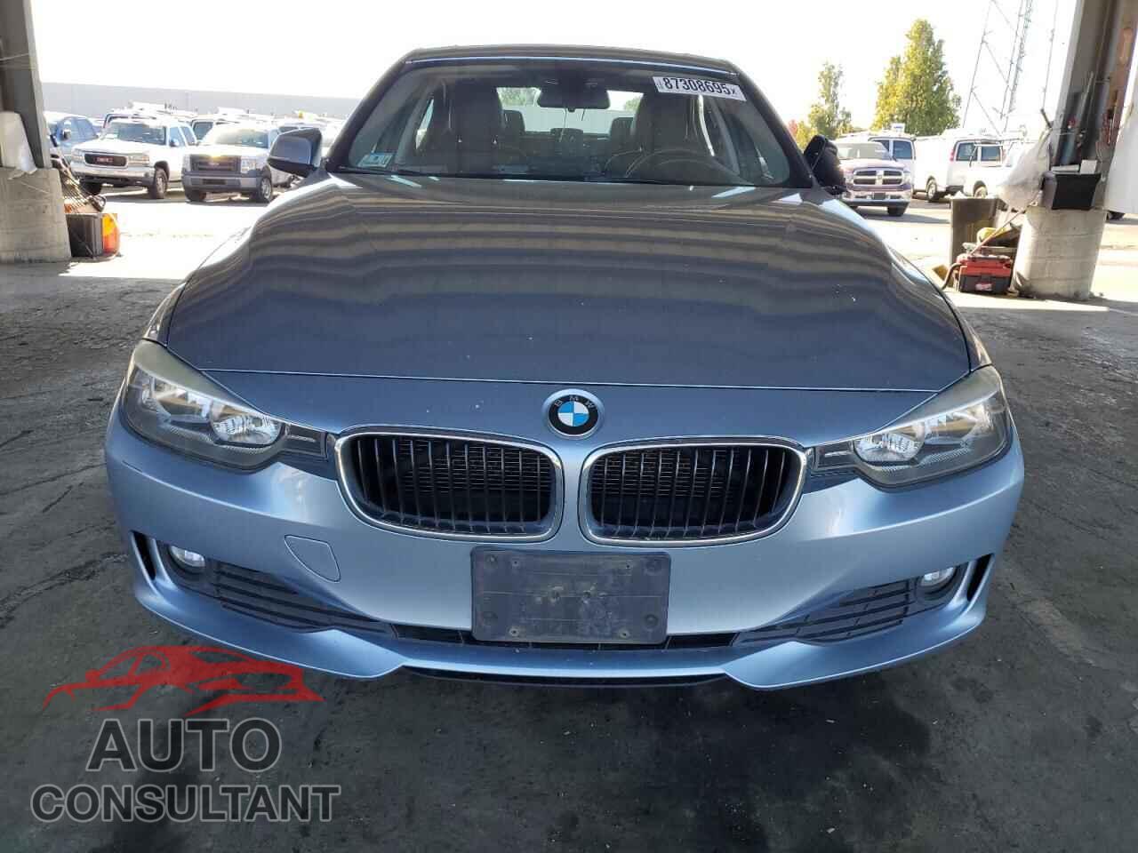 BMW 3 SERIES 2013 - WBA3C3C51DF981498