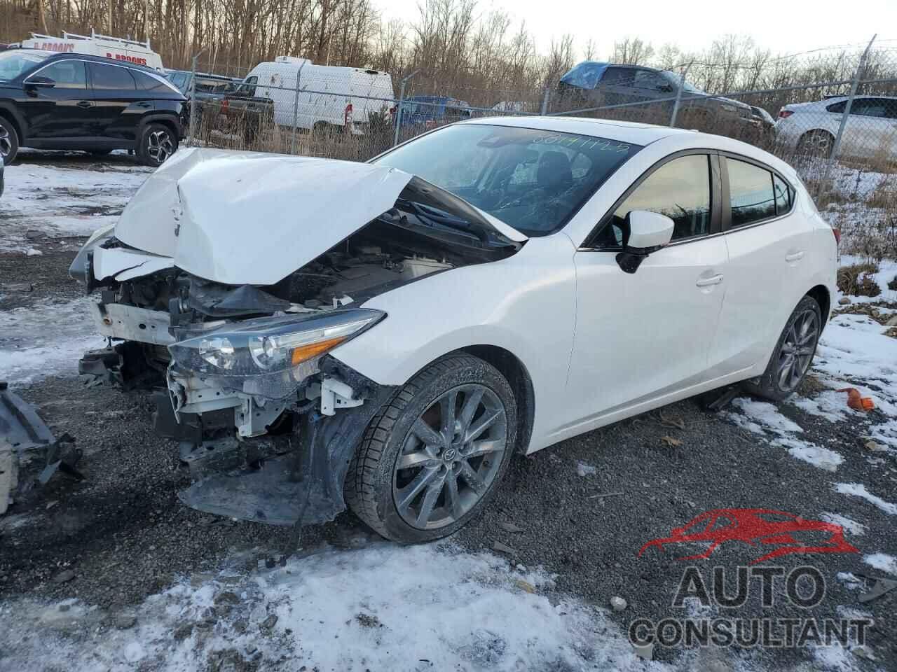 MAZDA 3 2018 - 3MZBN1L31JM167677