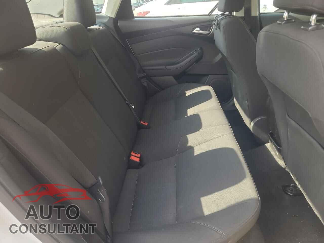 FORD FOCUS 2016 - 1FADP3F24GL349233