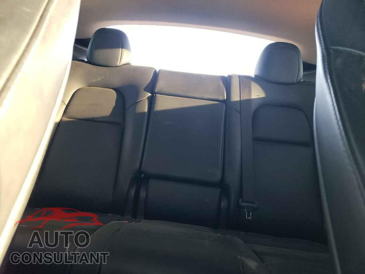TESLA MODEL Y 2021 - 5YJYGDEE8MF148849