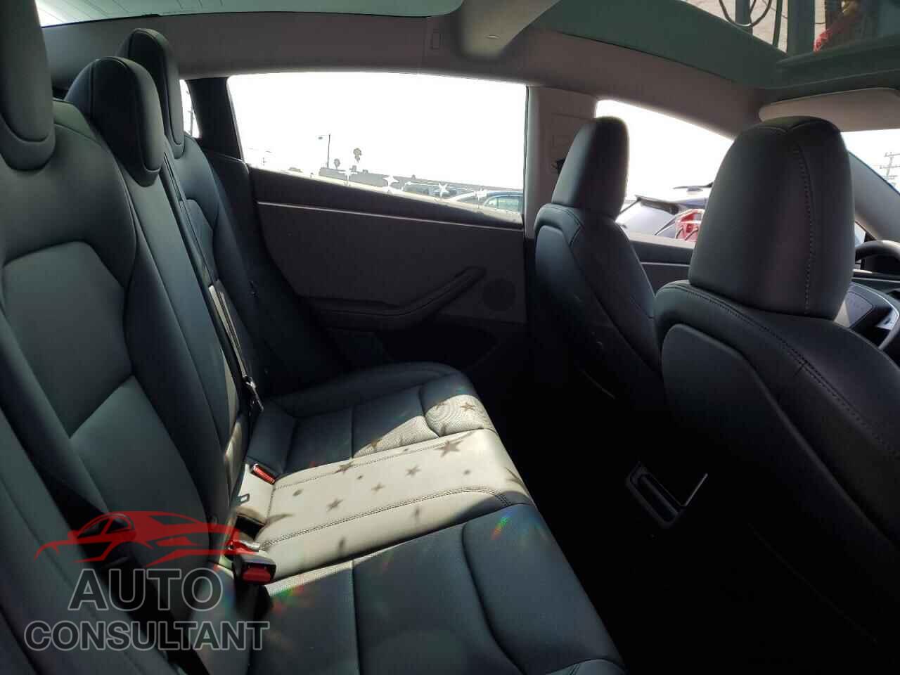 TESLA MODEL 3 2025 - 5YJ3E1EA5SF880302