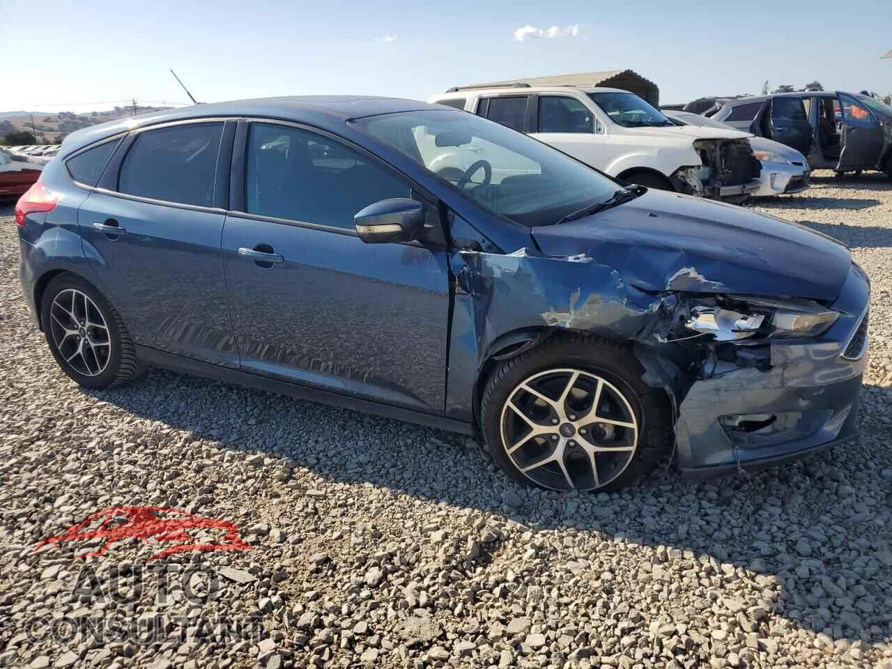 FORD FOCUS 2018 - 1FADP3M2XJL261541