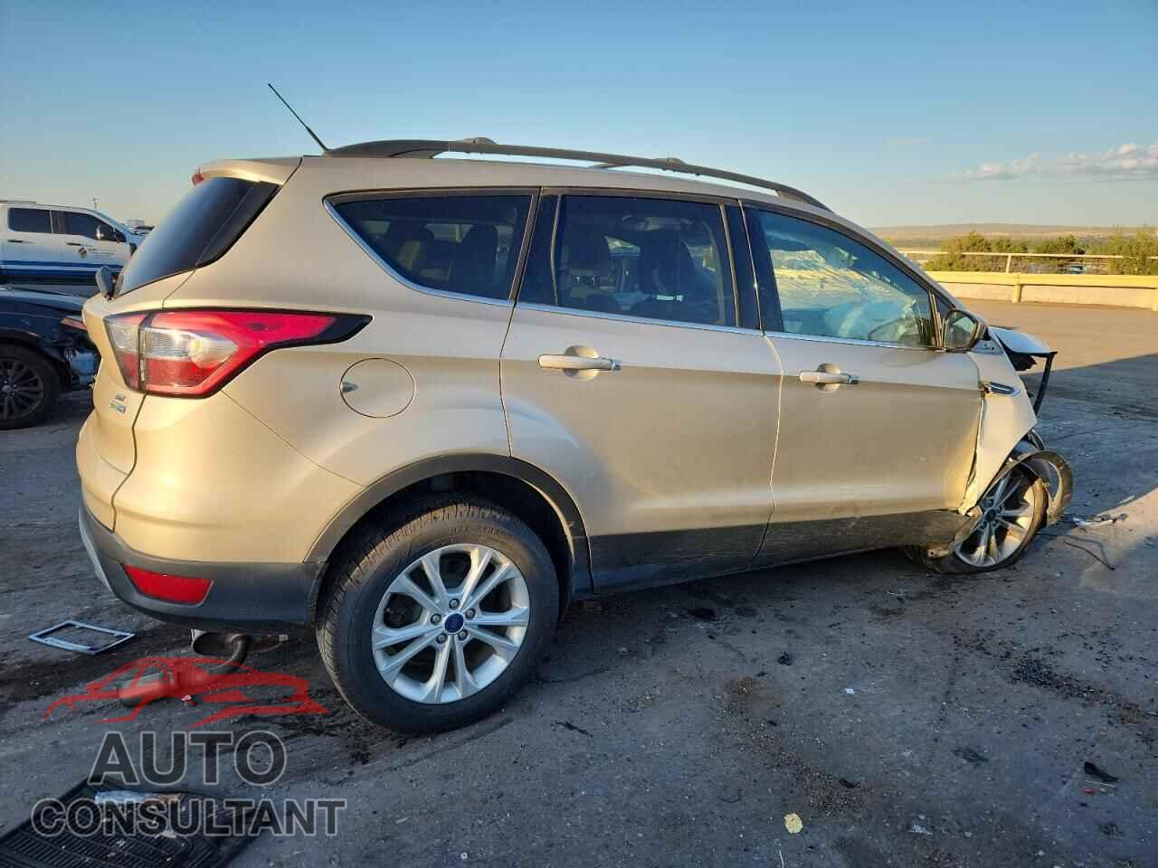 FORD ESCAPE 2017 - 1FMCU9GD4HUA90347