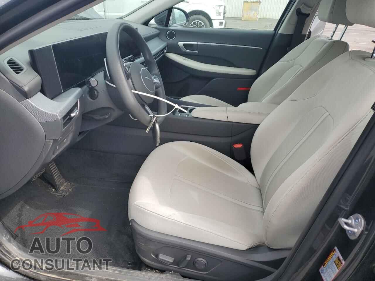 HYUNDAI SONATA 2024 - KMHL64JA4RA366458
