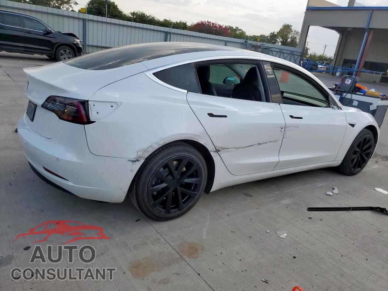 TESLA MODEL 3 2019 - 5YJ3E1EA3KF300125