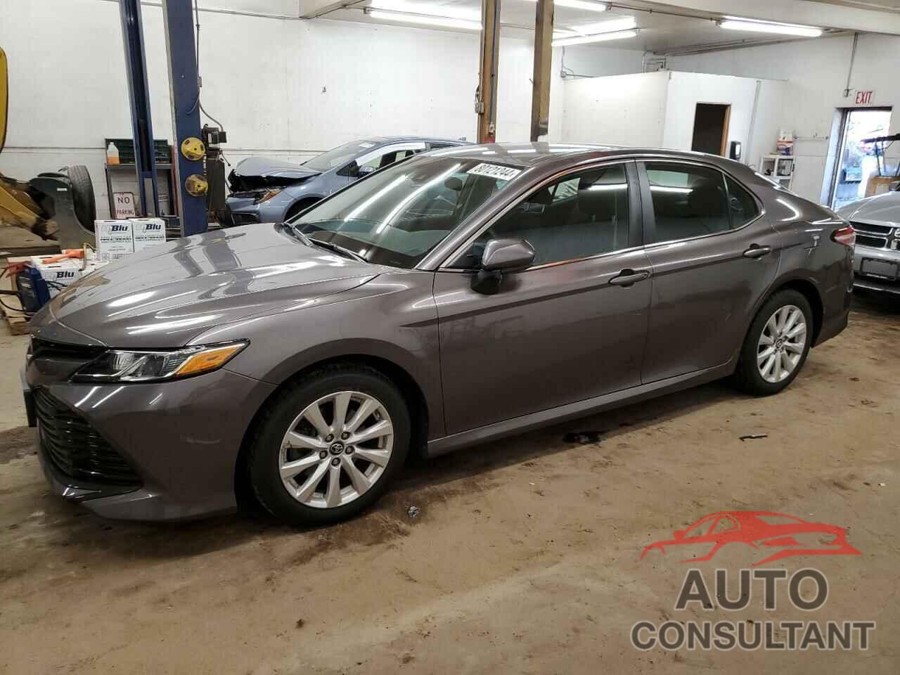 TOYOTA CAMRY 2018 - 4T1B11HK6JU557941