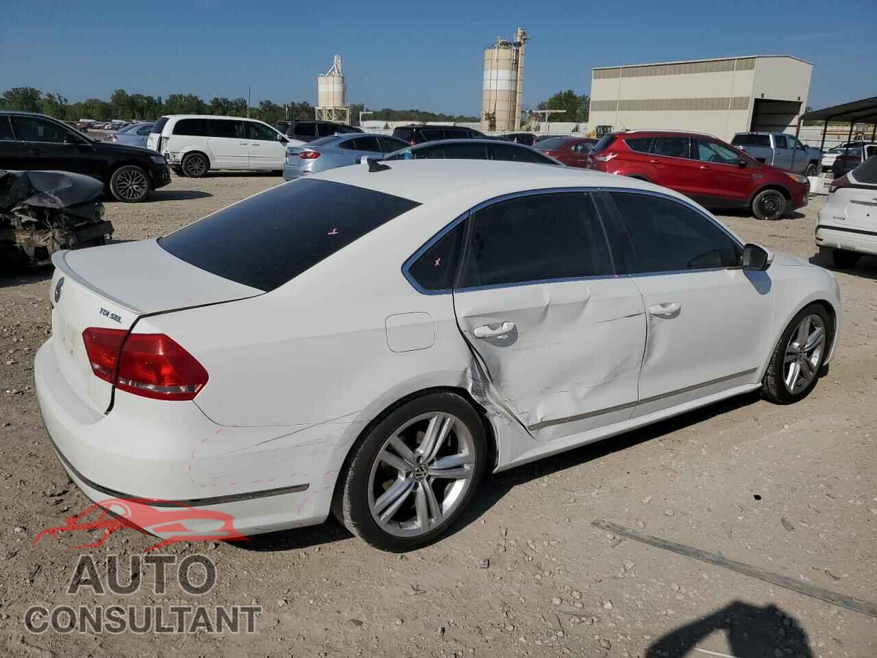 VOLKSWAGEN PASSAT 2013 - 1VWCN7A33DC086079