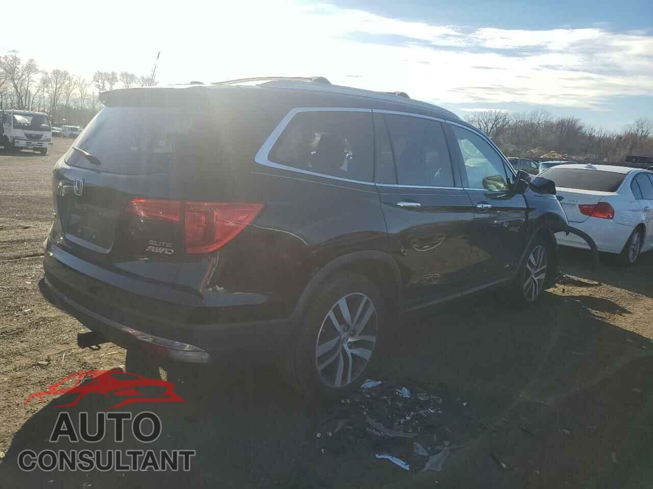 HONDA PILOT 2018 - 5FNYF6H04JB032946