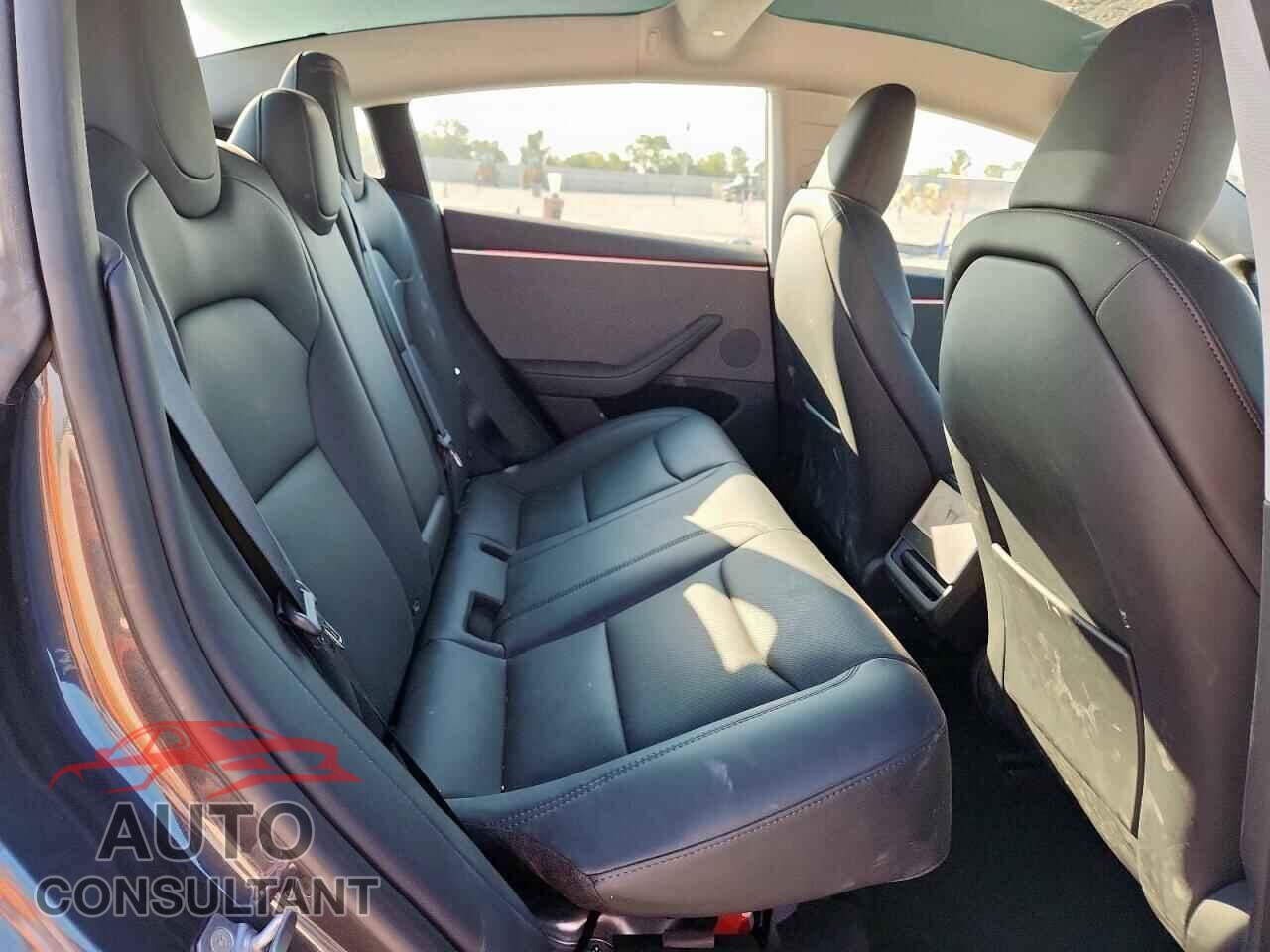 TESLA MODEL 3 2025 - 5YJ3E1EA9SF959861