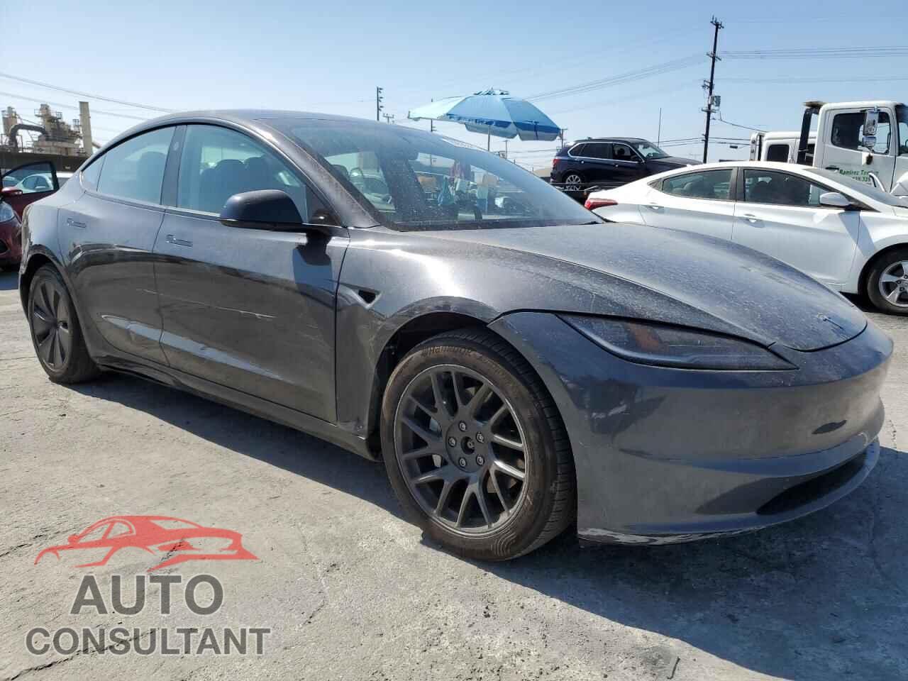 TESLA MODEL 3 2024 - 5YJ3E1EB3RF735438