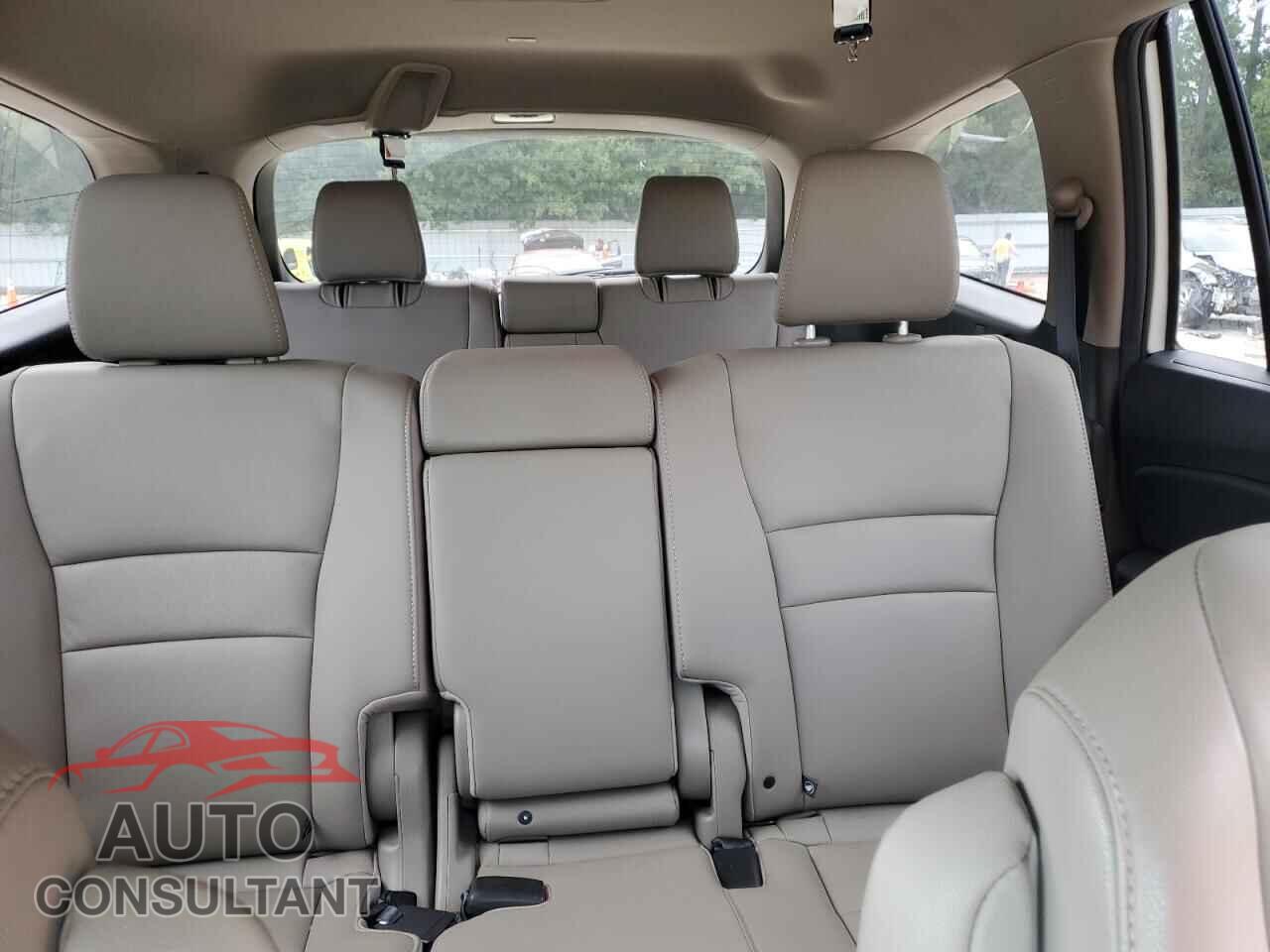 HONDA PILOT 2017 - 5FNYF6H55HB076492