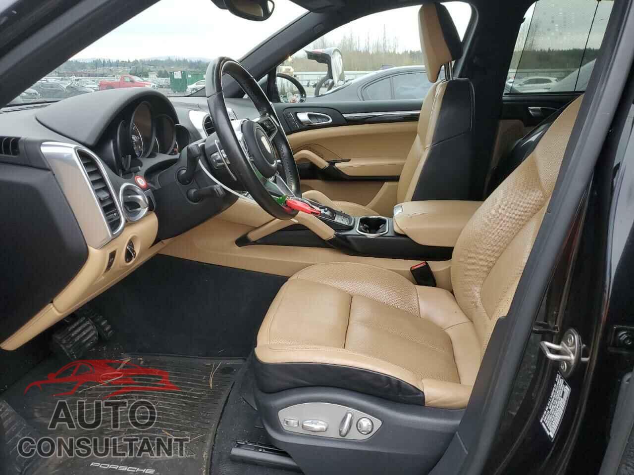 PORSCHE CAYENNE 2016 - WP1AA2A28GKA10866
