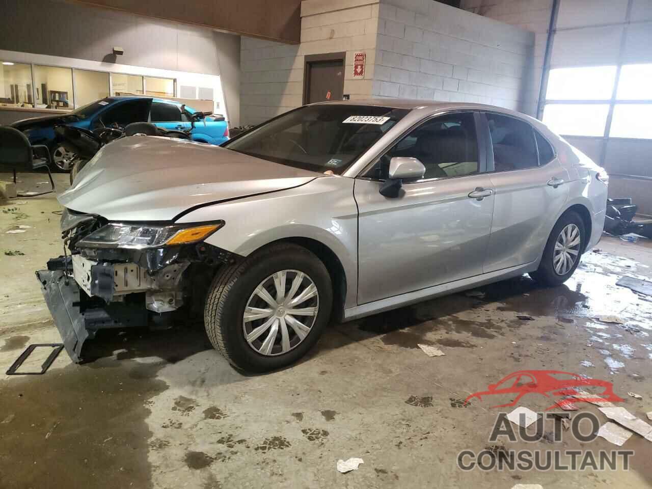 TOYOTA CAMRY 2018 - 4T1B11HK7JU086091