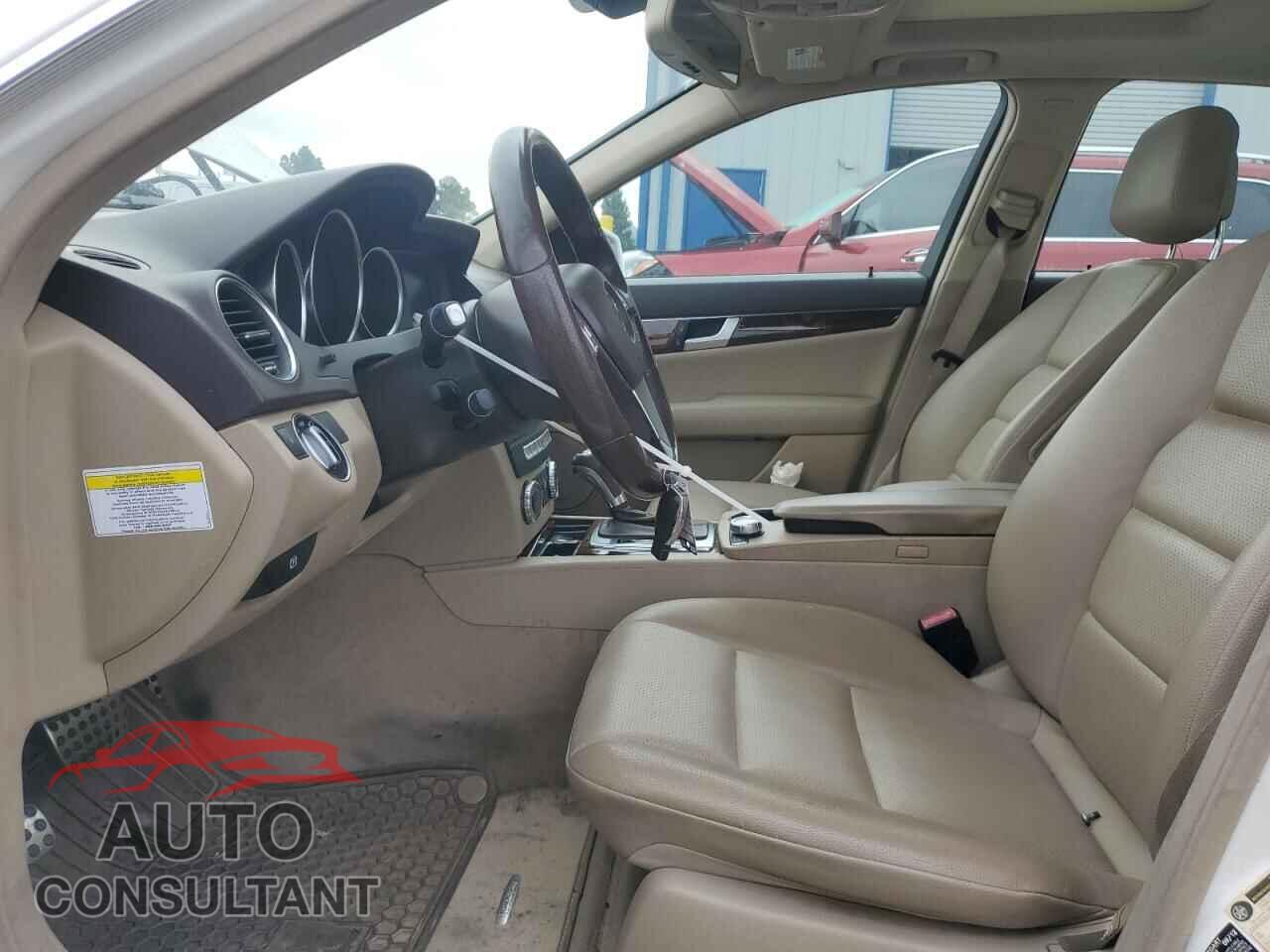 MERCEDES-BENZ C-CLASS 2013 - WDDGF4HB4DA783002