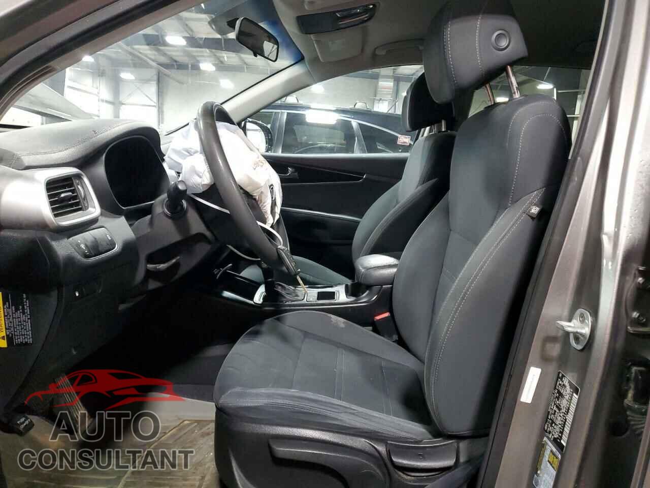 KIA SORENTO 2017 - 5XYPG4A33HG210799
