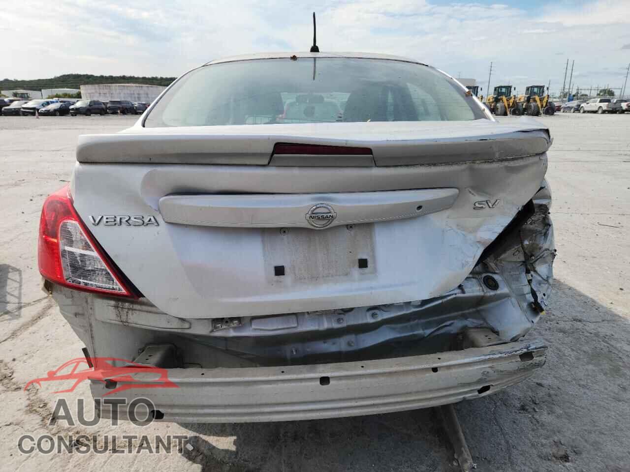NISSAN VERSA 2017 - 3N1CN7AP3HL815006