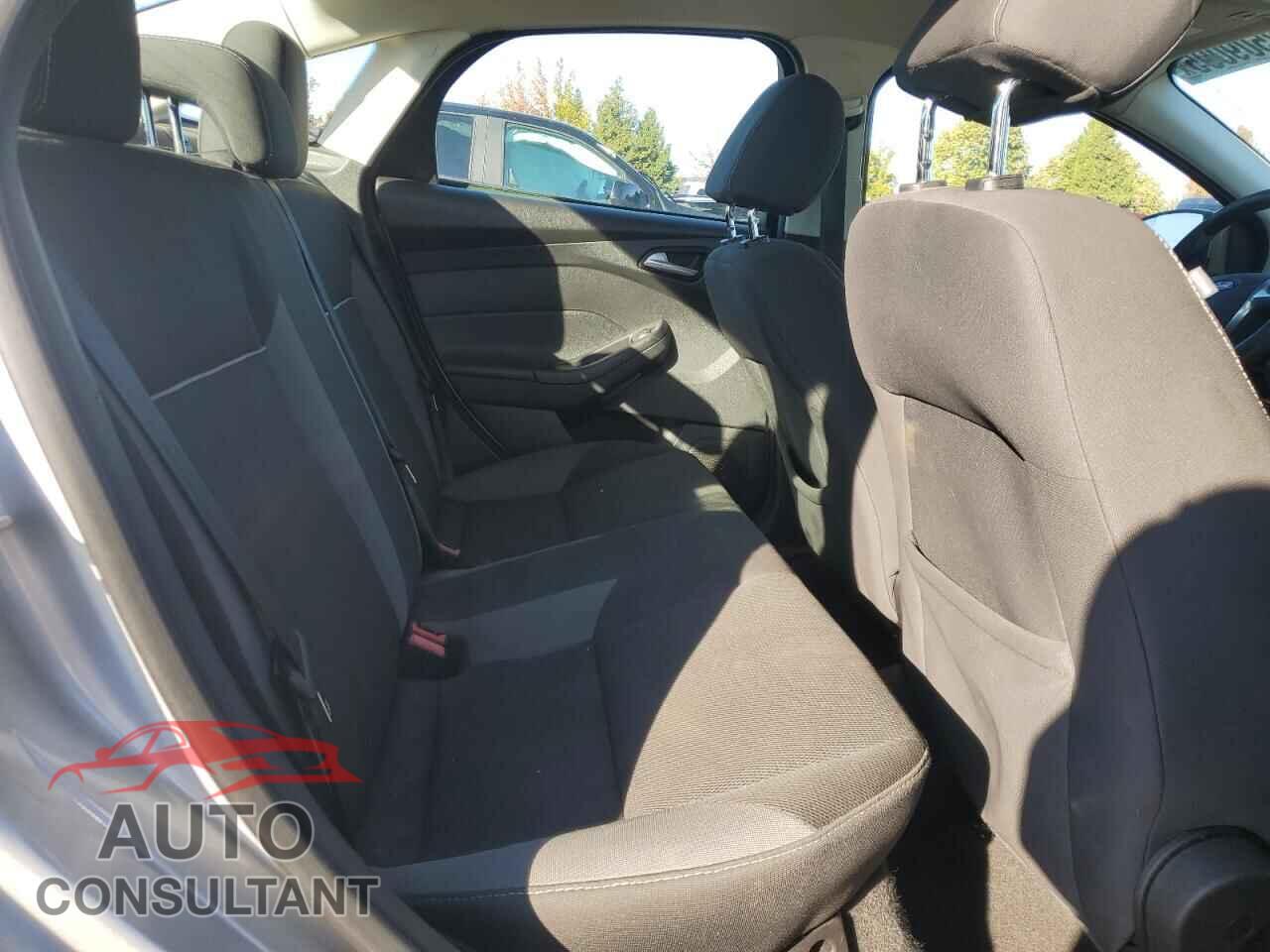 FORD FOCUS 2014 - 1FADP3F22EL407157