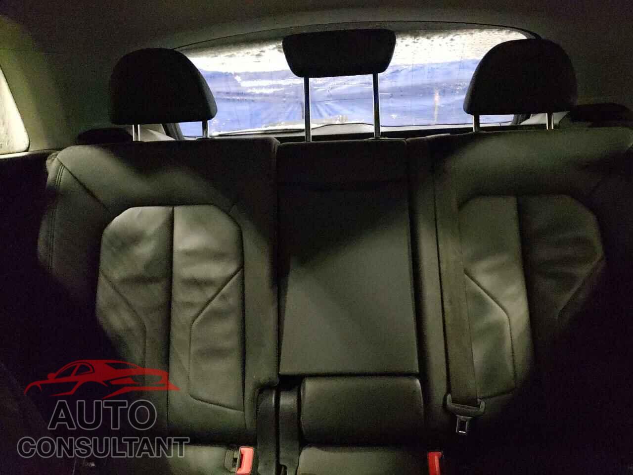 AUDI Q3 2020 - WA1FECF38L1036901