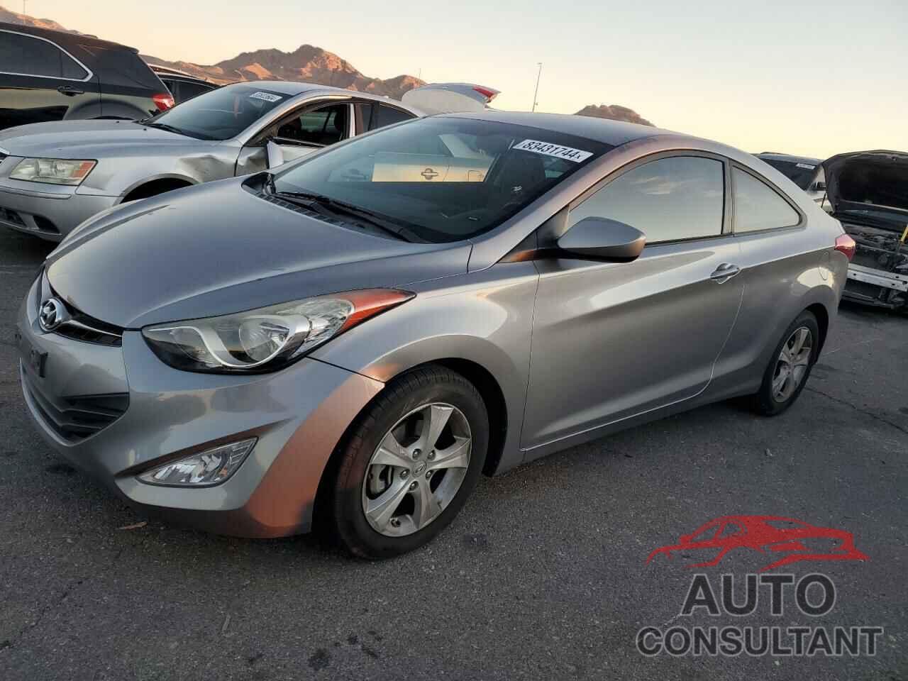 HYUNDAI ELANTRA 2013 - KMHDH6AE2DU000583