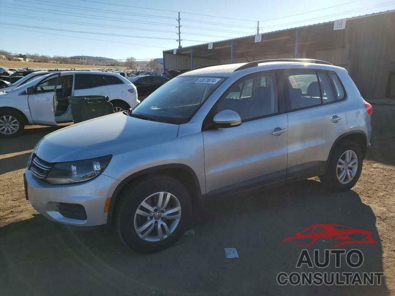 VOLKSWAGEN TIGUAN 2017 - WVGBV7AX1HK041800