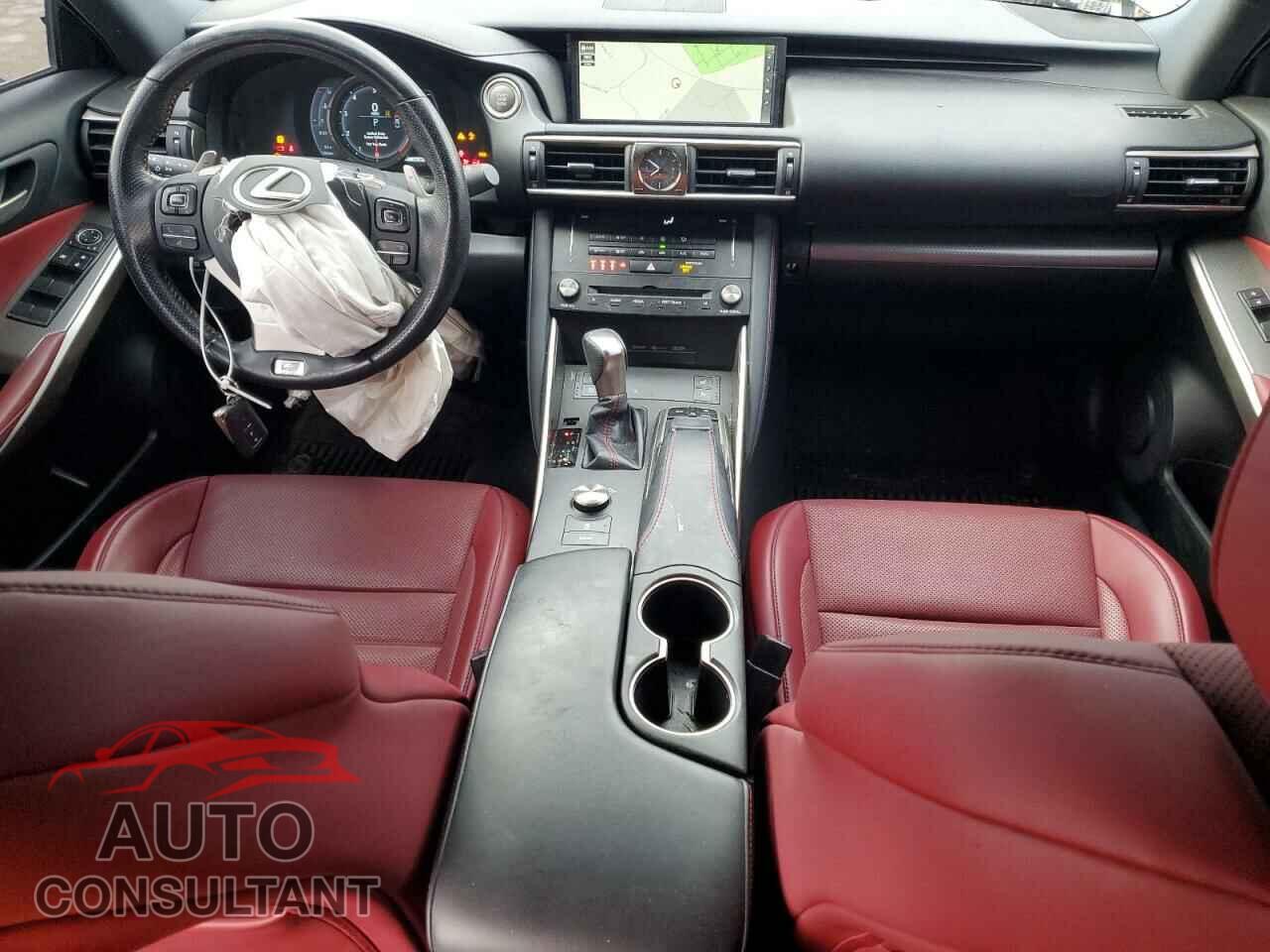 LEXUS IS 2018 - JTHC81D26J5030646