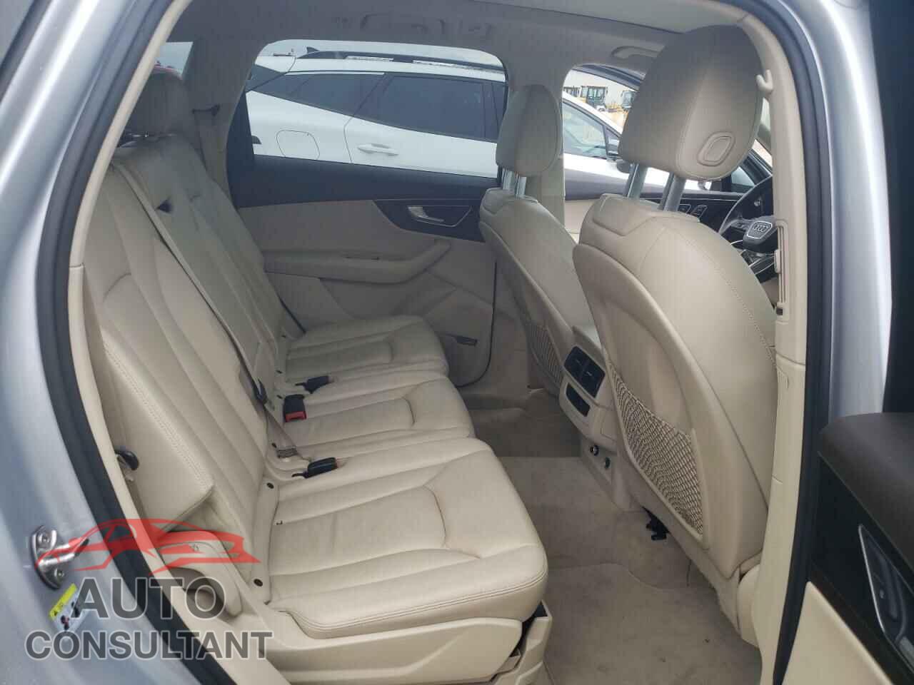 AUDI Q7 2018 - WA1LAAF70JD030785