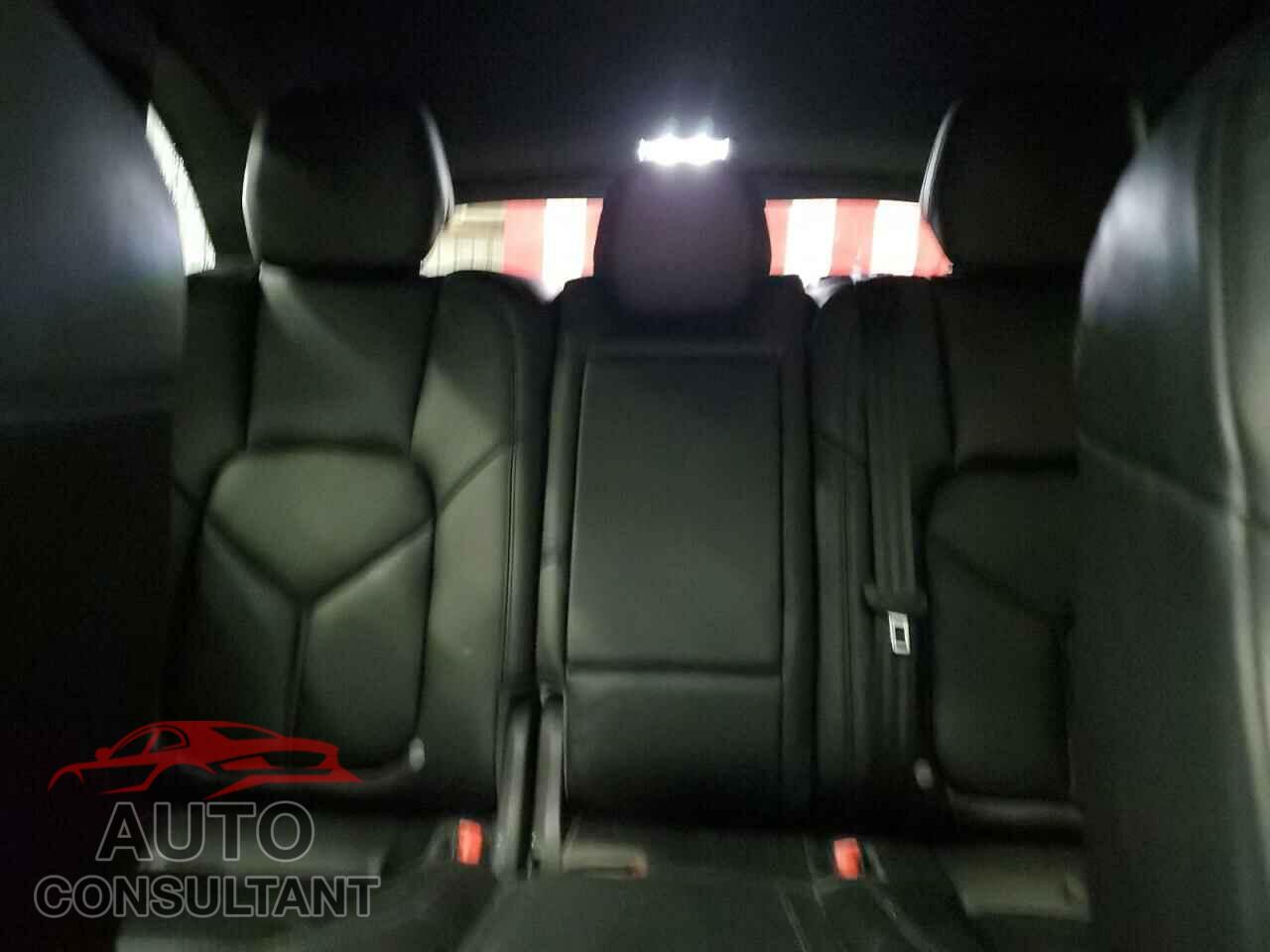 PORSCHE CAYENNE 2017 - WP1AA2A20HKA87426