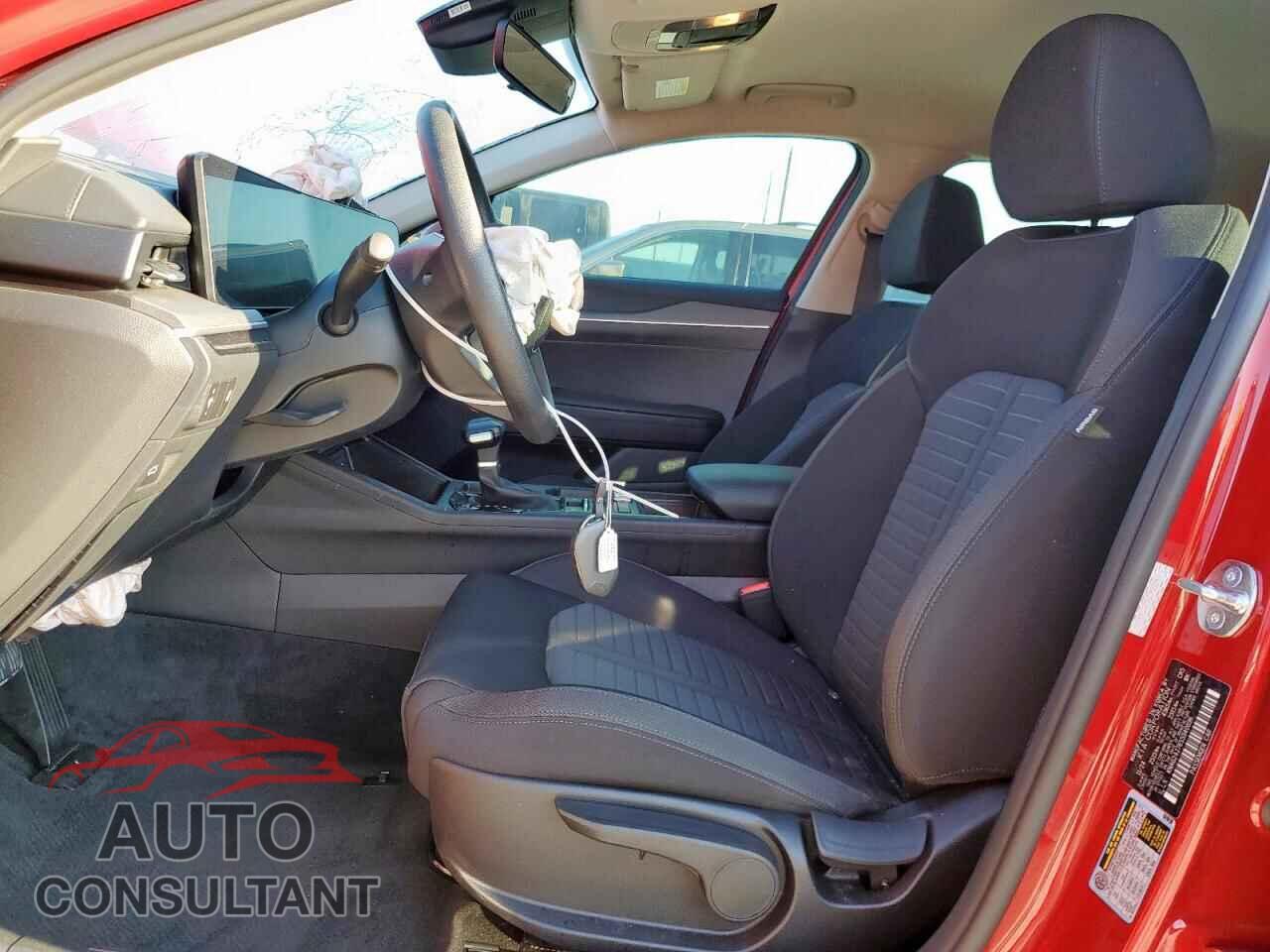 KIA K5 2025 - KNAG24J76S5340896