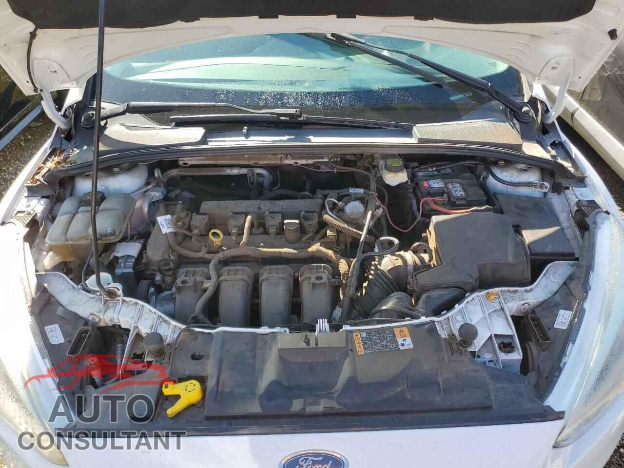 FORD FOCUS 2018 - 1FADP3E20JL304279