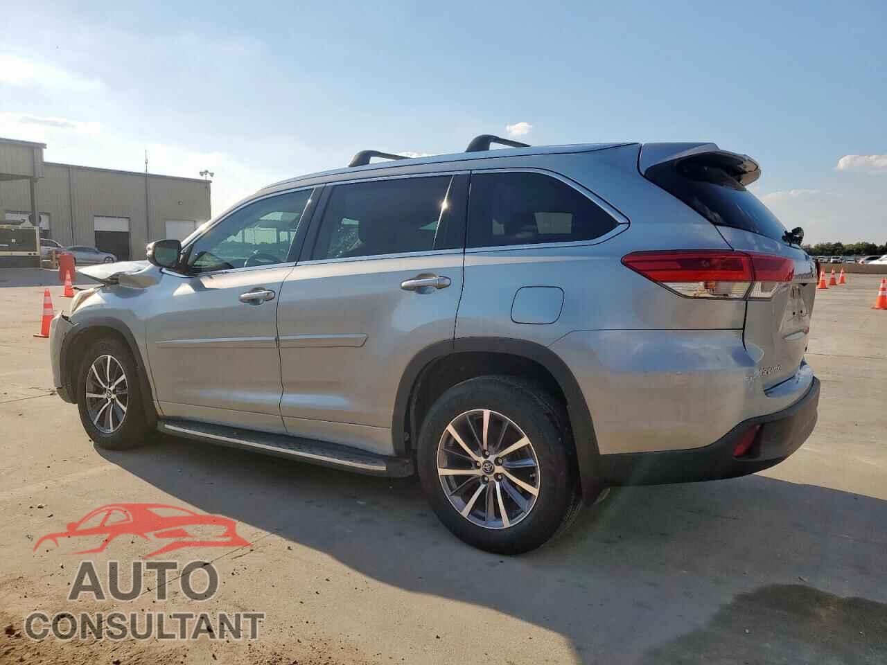 TOYOTA HIGHLANDER 2017 - 5TDJZRFH4HS459228