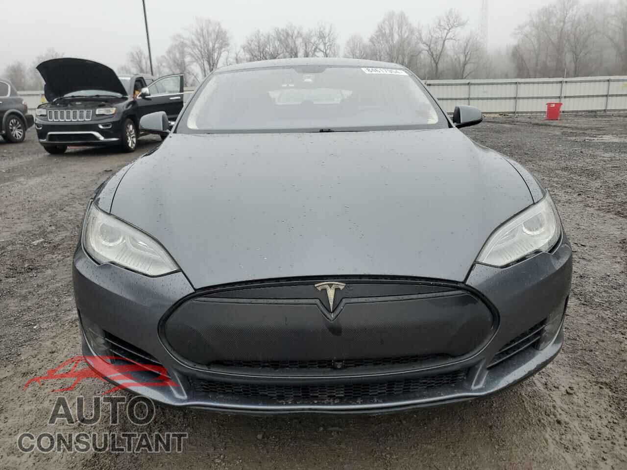 TESLA MODEL S 2013 - 5YJSA1CG2DFP03806