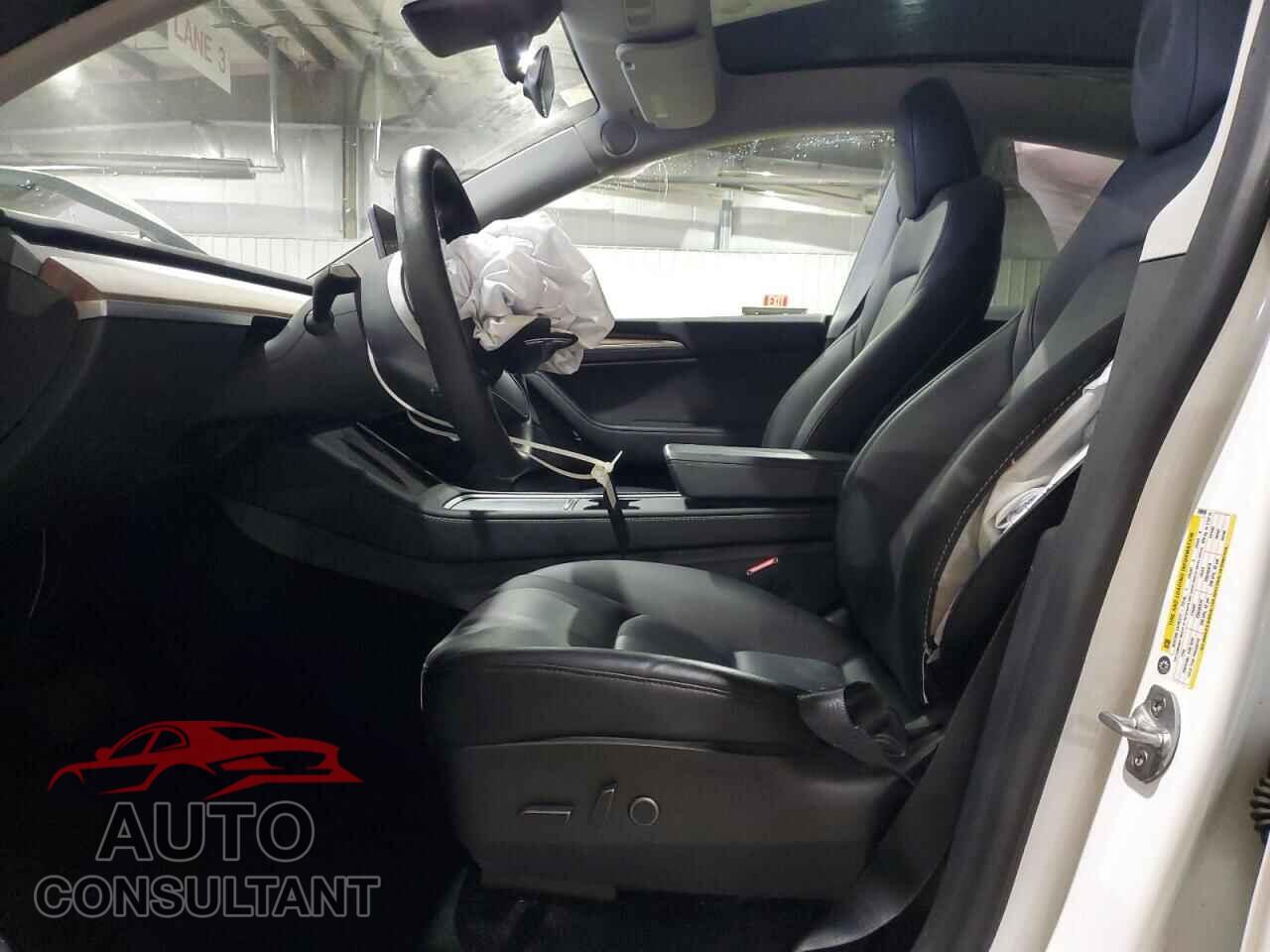 TESLA MODEL Y 2023 - 7SAYGAEEXPF690959