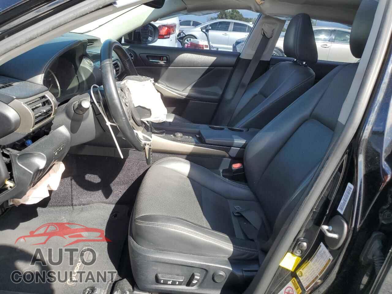 LEXUS IS 2014 - JTHBF1D25E5034811