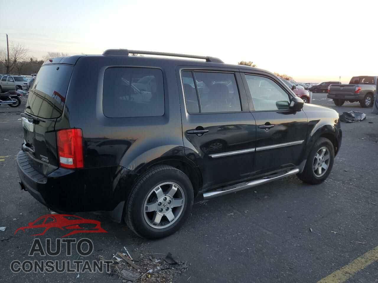 HONDA PILOT 2010 - 5FNYF4H83AB027165