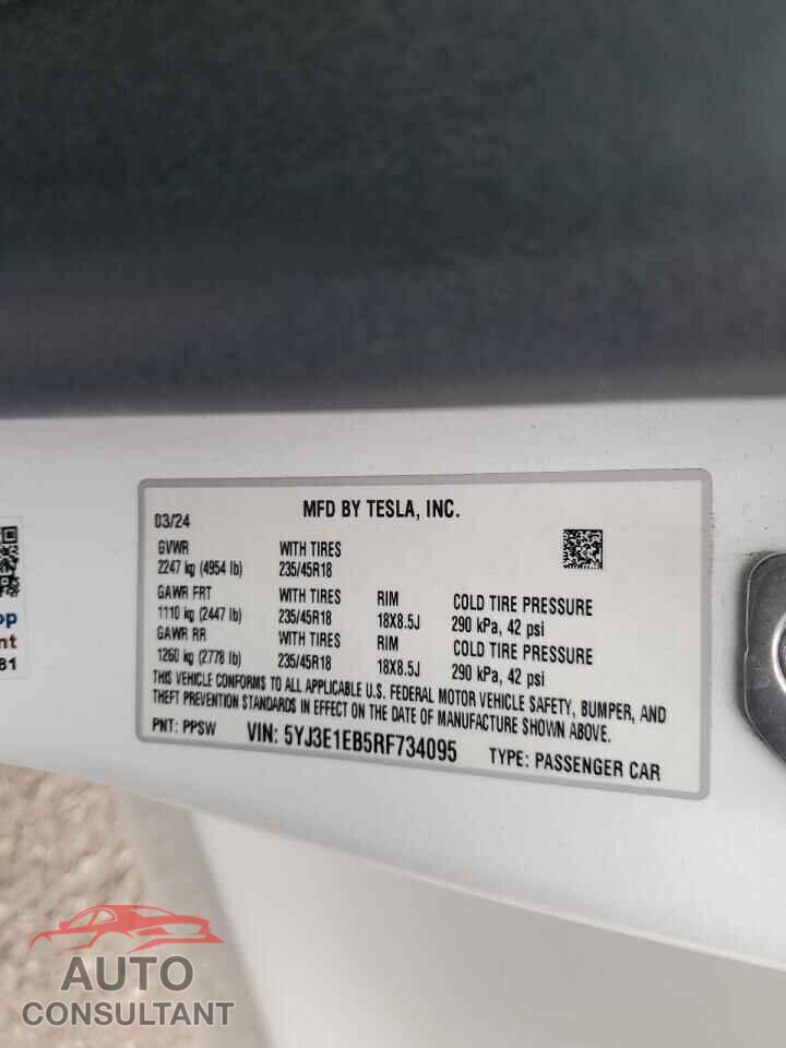 TESLA MODEL 3 2024 - 5YJ3E1EB5RF734095
