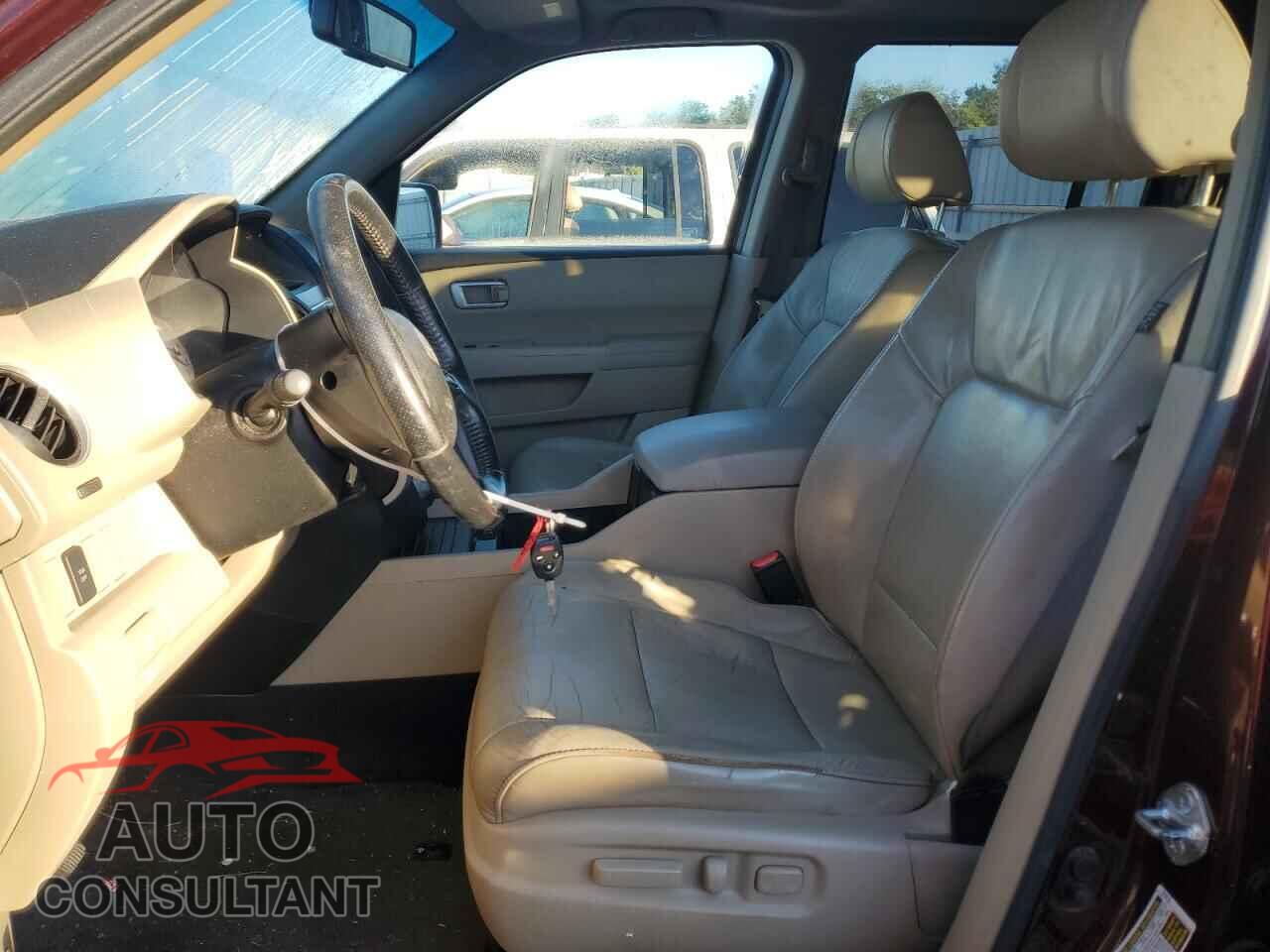HONDA PILOT 2011 - 5FNYF4H56BB049085