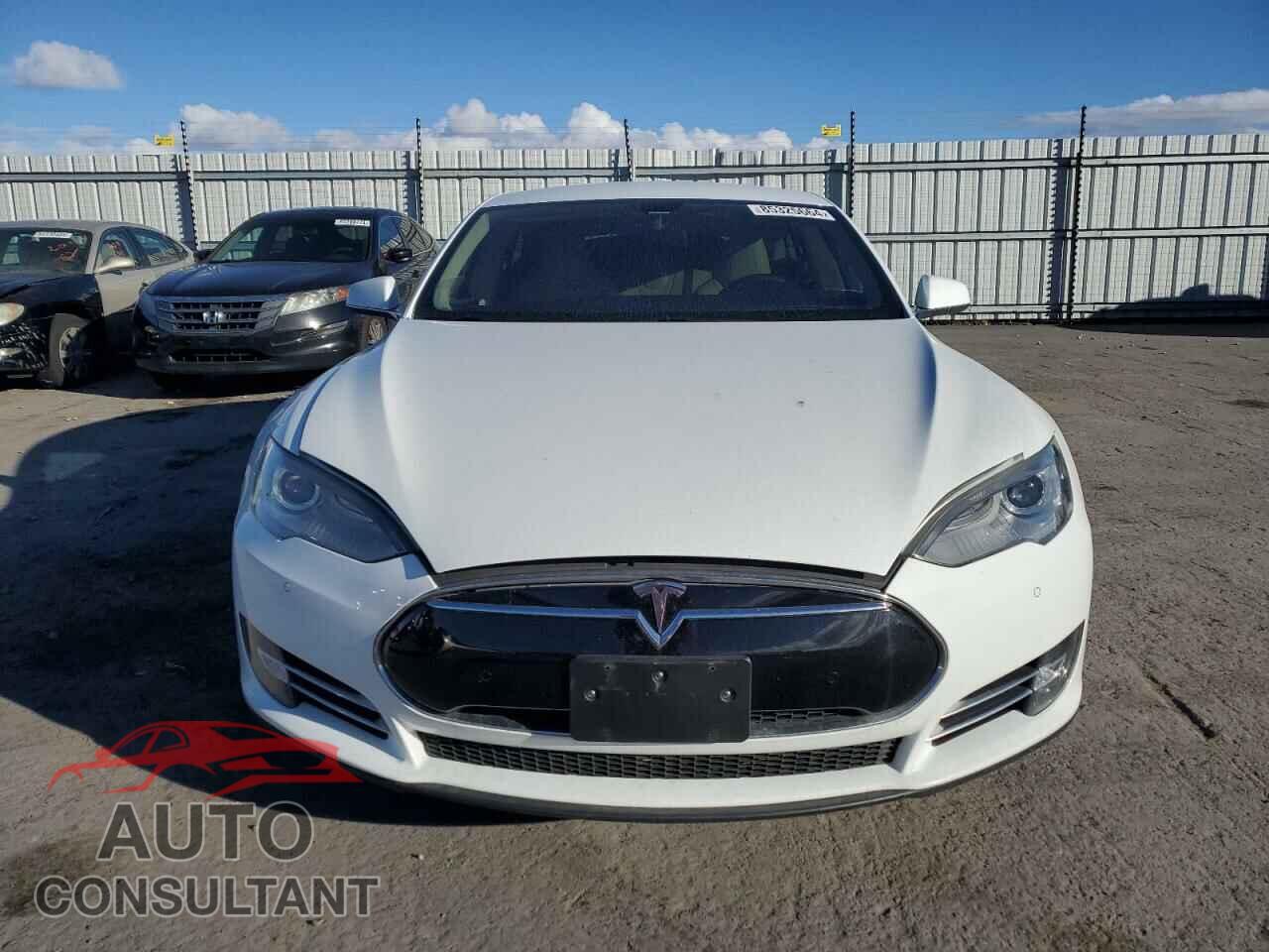TESLA MODEL S 2013 - 5YJSA1CN9DFP27485