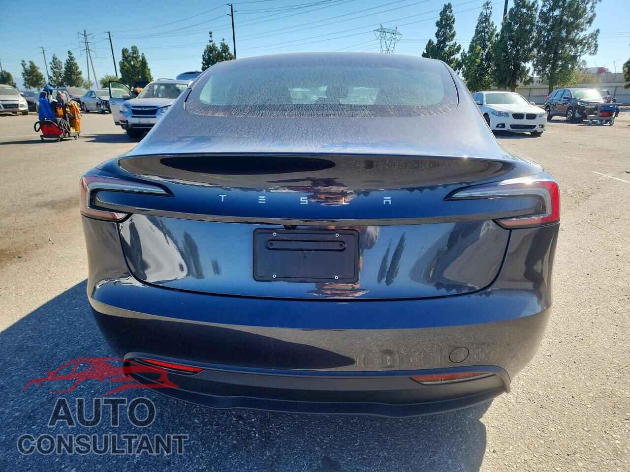 TESLA MODEL 3 2025 - 5YJ3E1EA5SF004152