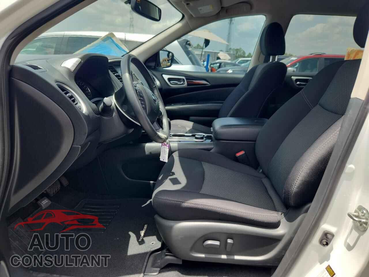 NISSAN PATHFINDER 2019 - 5N1DR2MM6KC615522