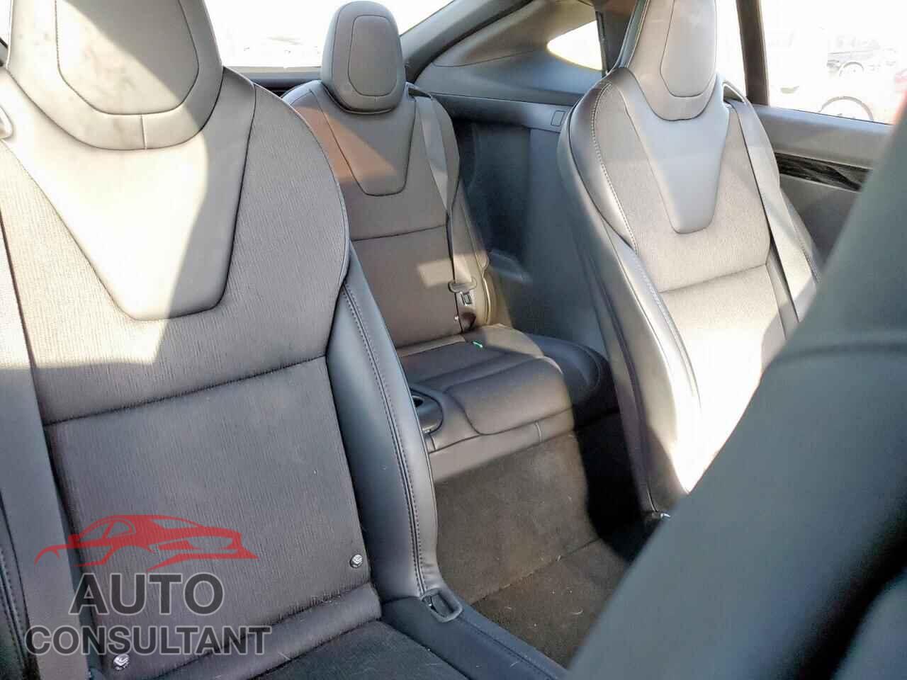 TESLA MODEL X 2018 - 5YJXCBE21JF114779