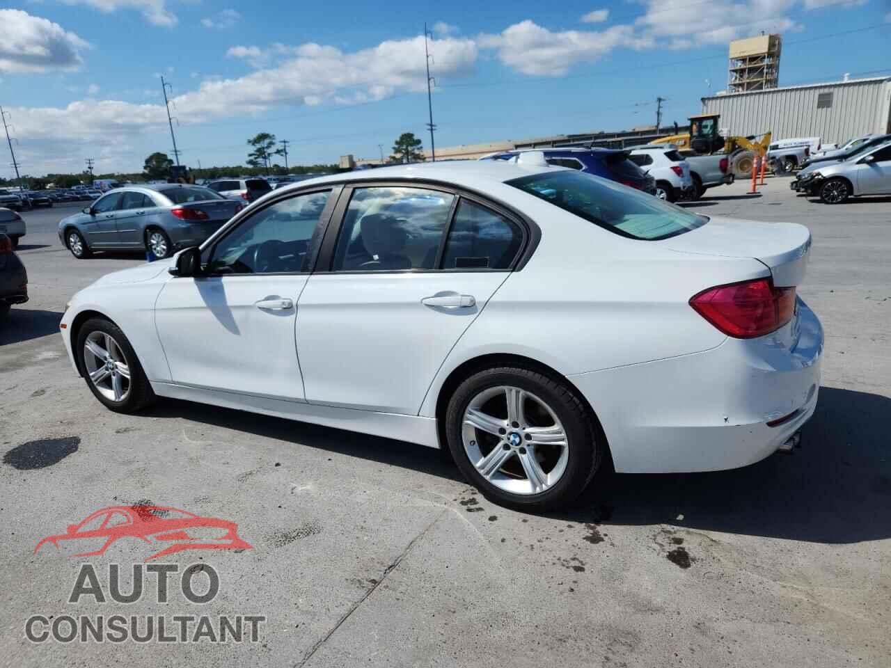 BMW 3 SERIES 2012 - WBA3A5C54CF258132
