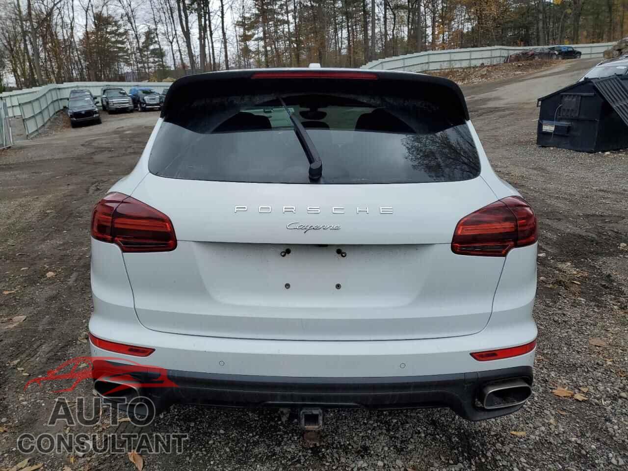PORSCHE CAYENNE 2015 - WP1AF2A21FLA30483