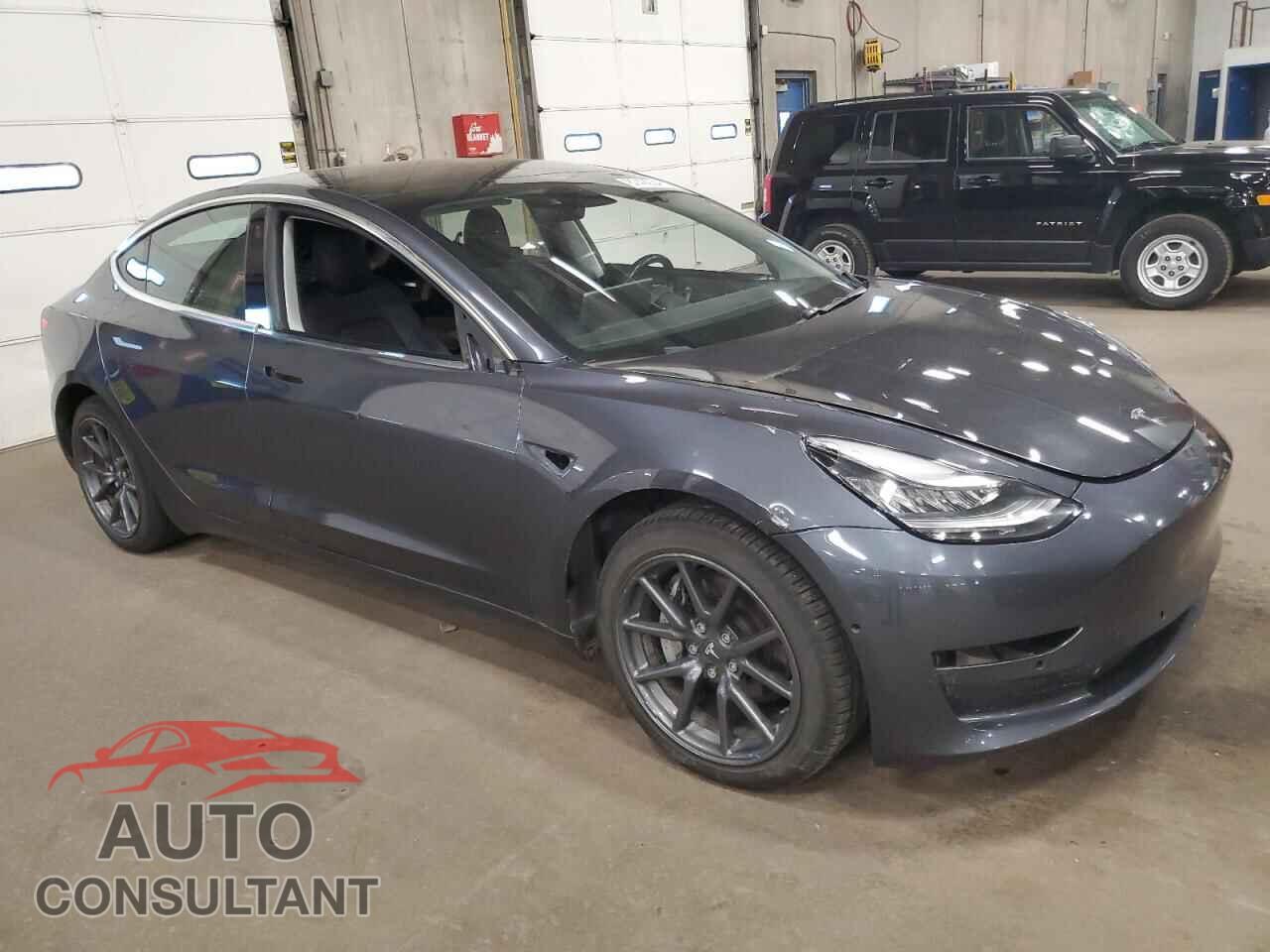 TESLA MODEL 3 2018 - 5YJ3E1EB7JF066451